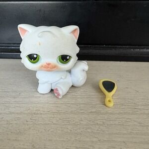 LPS Littlest Pet Shop Authentic #15 White Persian Cat Green Eyes‎ Vintage 2004